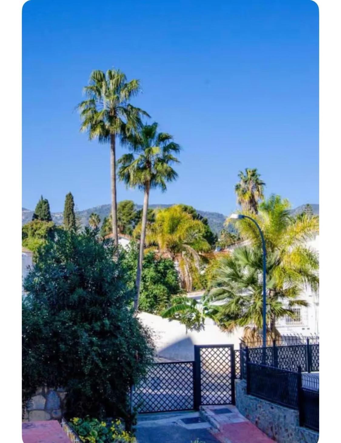 Studio With Views Next To Puerto Marina The Green Door Benalmádena Exterior foto