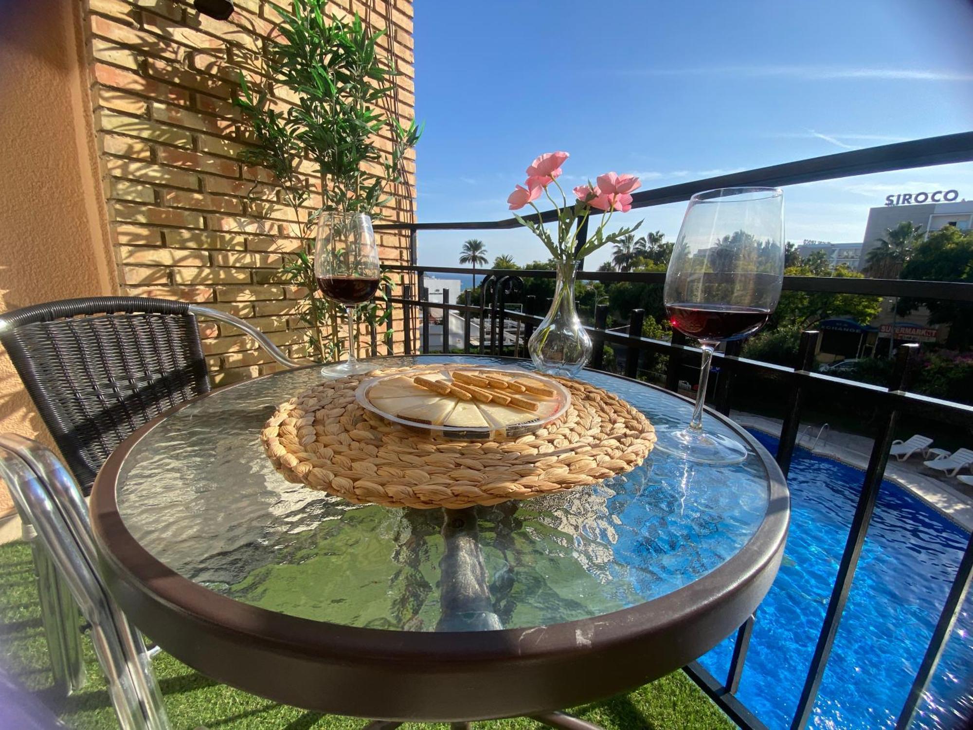 Studio With Views Next To Puerto Marina The Green Door Benalmádena Exterior foto