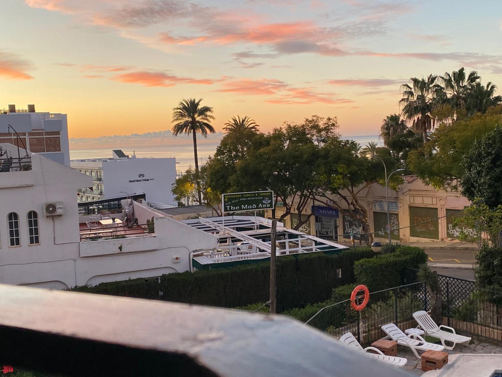 Studio With Views Next To Puerto Marina The Green Door Benalmádena Exterior foto